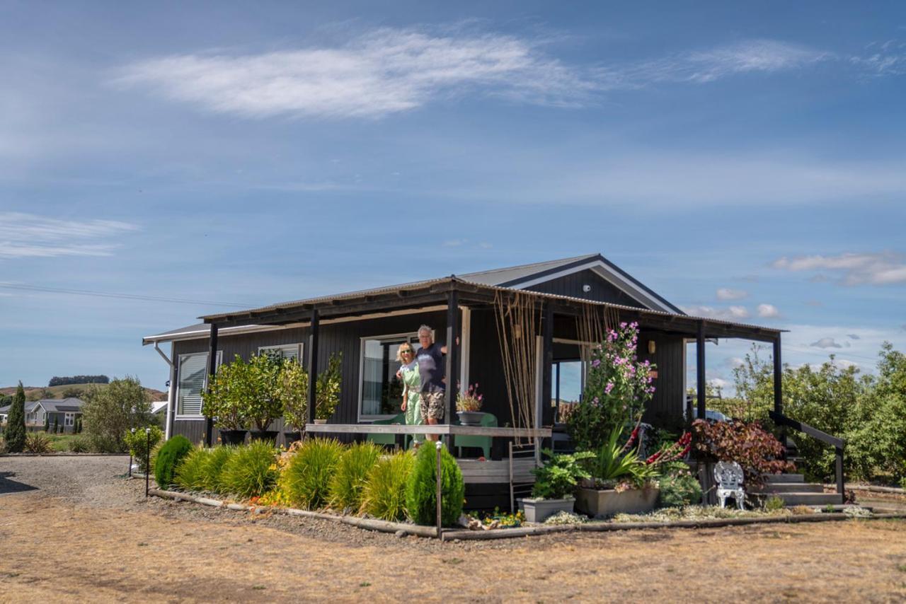 Beach Front Wine Makers Cottage Te Awanga Exterior photo