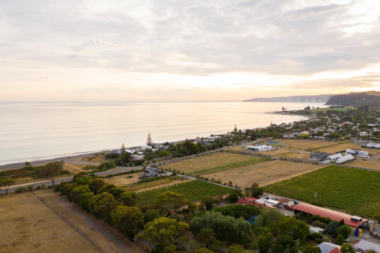 Beach Front Wine Makers Cottage Te Awanga Exterior photo